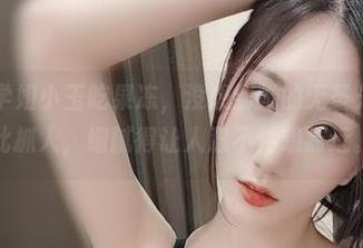 微密圈 - 学姐小玉吃果冻，没想到她的无圣光作品能如此抓人，细腻得让人忍不住想靠近。