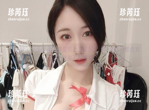 微密圈 - 小玉吃果冻的紫色上衣美图：谁说紫色只适合女王？快来下载看看！