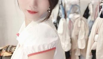 微密圈 - 小玉吃果冻护士最新图包：快来看看她是如何‘治疗’我们的！