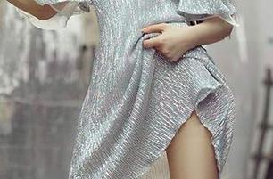 尤果网 - 在她的夏天里，欣怡的高清写真让每个瞬间都充满魔力！