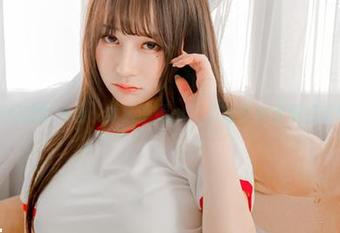 灵动与幻想的结合：尤猫醒醒ovo最新少女原图点击即看！
