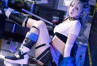 看“屿鱼yukako”泳装写真精选，忍不住想要带她去海边散步