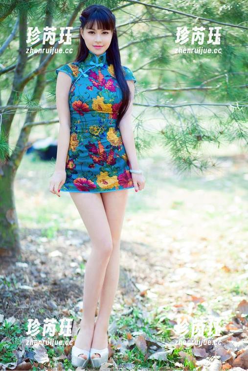 推女郎 - 迷失在胡允儿的蕾丝中：图库更新，快来下载！