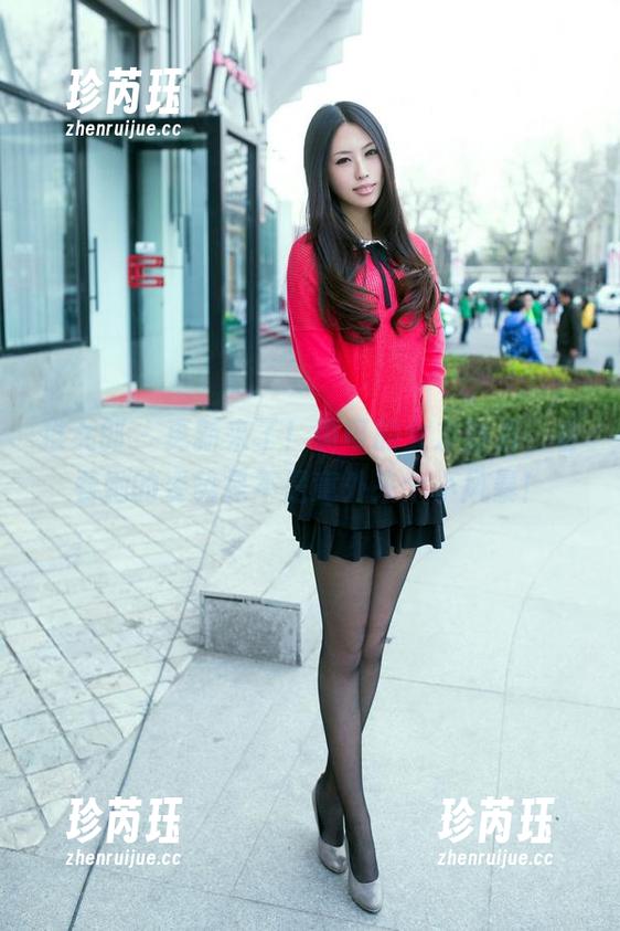 推女郎 - 更新来了！黄可的女友图包，看看她的姿势是不是意外来个小风暴！