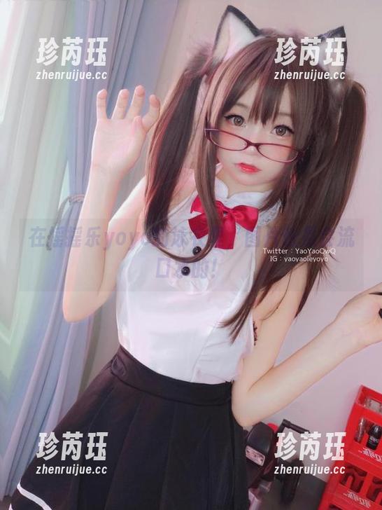 在摇摇乐yoyo的泳衣里，图片也是会流口水的！