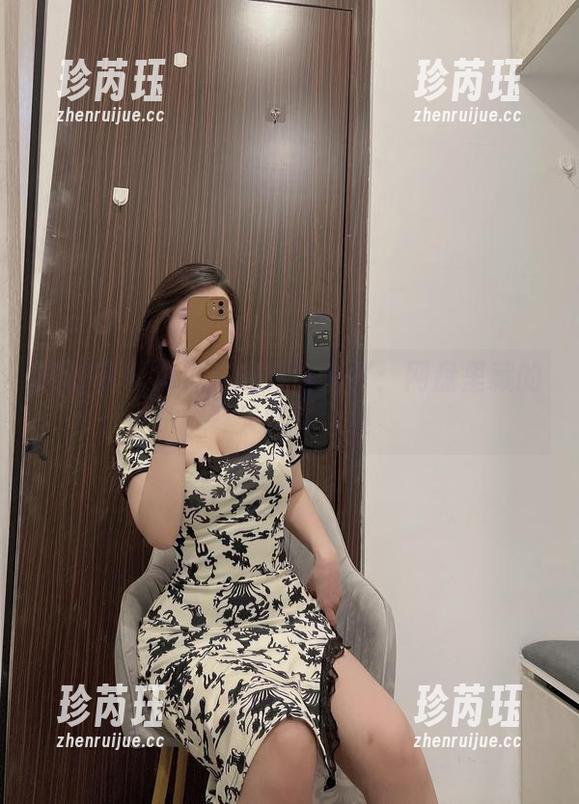 微密圈 - 泳池里的是可馨吖：网盘里藏的夏天记忆合集