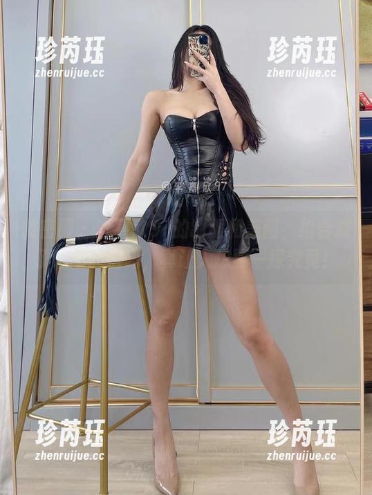 微密圈 - 李嘉欣97的制服和美图，组合成了心动的密码，真让人想要一探究竟！