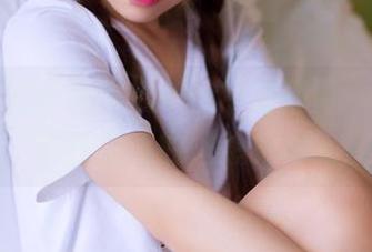 果团网的桌面壁纸——窄腰翘臀，完美提醒我追逐的理想身材。