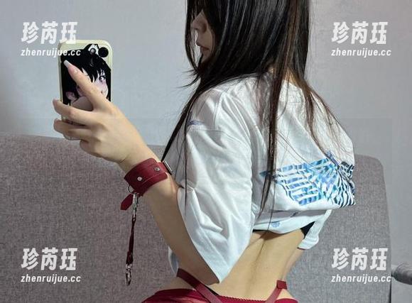 微密圈 - 最新！桃沢樱呀的套图，清纯内衣和蕾丝内裤，完美到让我想当她的衣橱！
