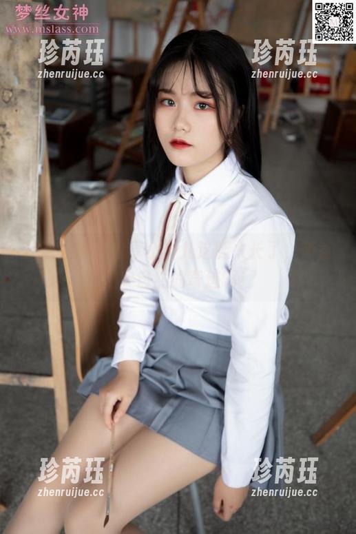 梦丝女神 - 分享小允儿这腿太长了，简直是大自然的奇迹啊！