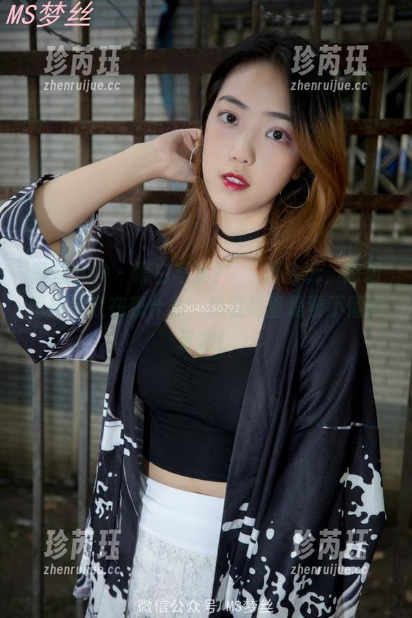梦丝女神 - 黑白写真？玥玥真会玩，想知道她到底在想什么，感觉简直是看不懂的艺术！