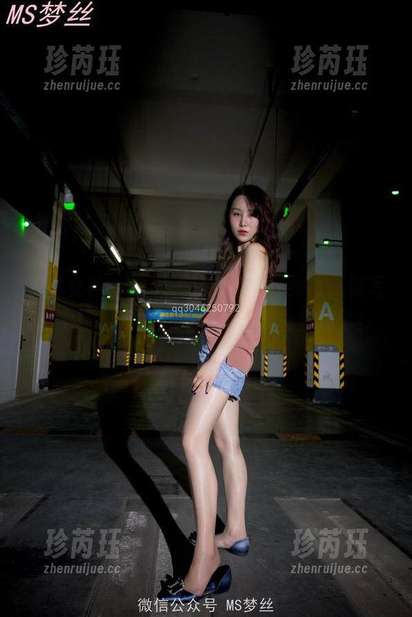 梦丝女神 - 没错，又是香萱妹妹！最新写真来了，资源都是干货，别再犹豫了！