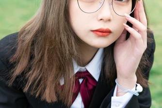 梨瑾瑾双人合影：当两个相似的灵魂撞出火花时，精彩瞬间尽在这里！