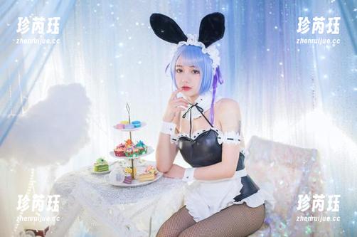 在吊带睡衣中漫步，洛丽塔大哥的写真资源带我飞！