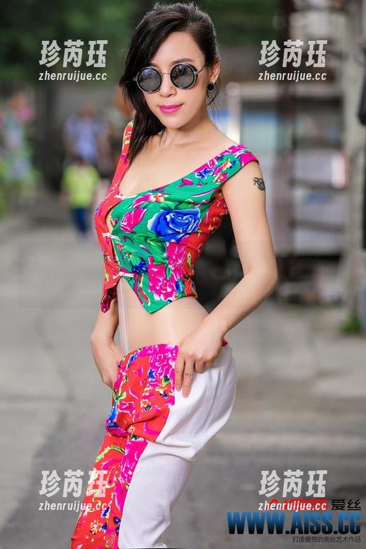 爱丝 - 在佳慧的私房里：你能找到女友的那一抹温柔