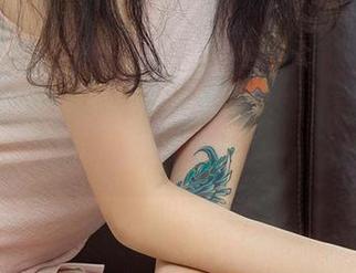 爱尤物 - 刘瑾希的美图：寂寞才是一种特别的聚会，散得也很美