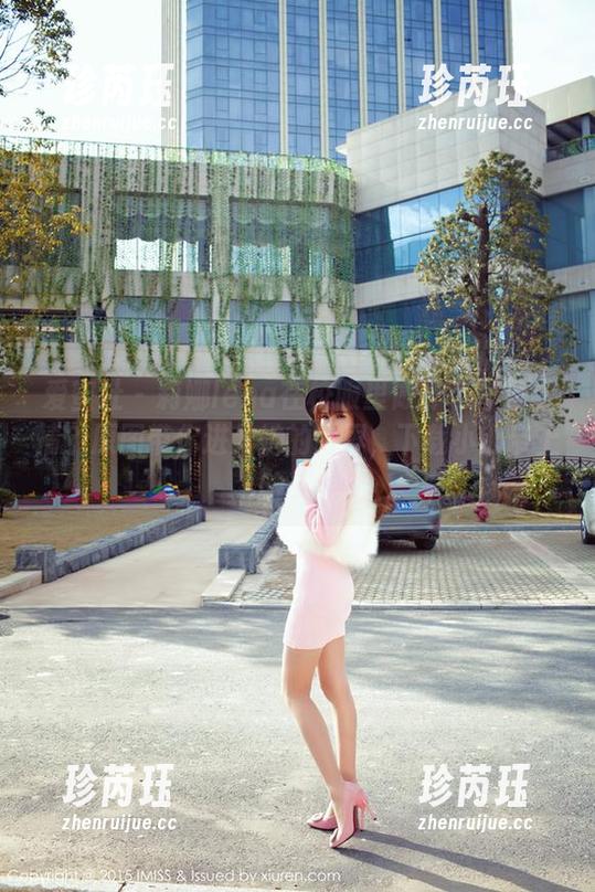 爱蜜社 - 莉娜lena在校服里做什么奇怪事情？原图带你进入她的世界，下载小心带上脑波！