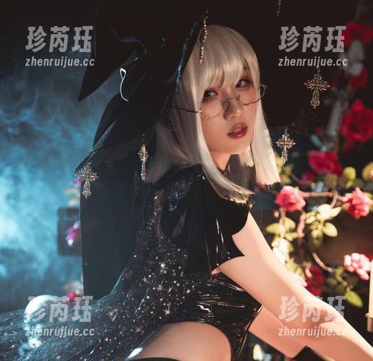 瓦斯塔亚小龙虾的写真更新：玛丽萝丝邀你一同感受这种‘文艺’与‘美味’！