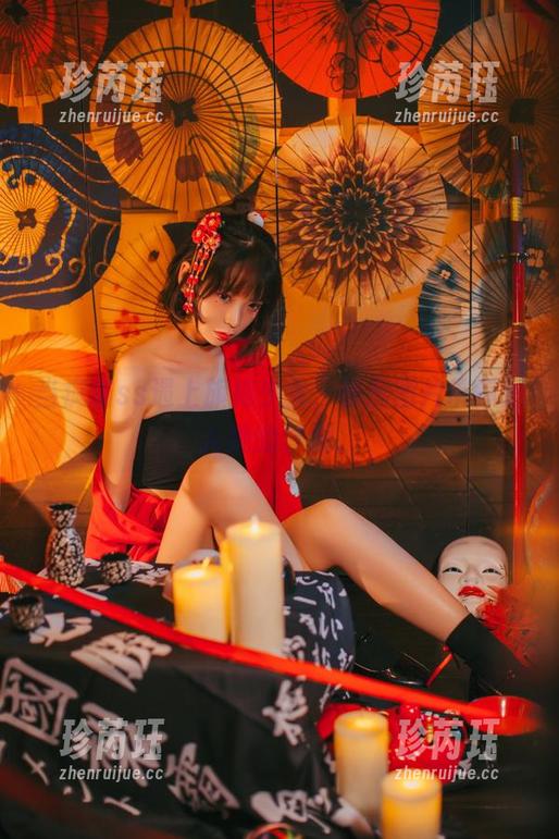 当疯猫ss遇上旗袍少女，私房图片带你走入她的梦境。