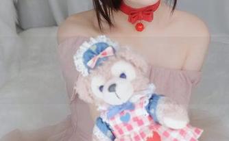 女性囚人白银81的日常：下载后你会发现她的‘新春活力’！