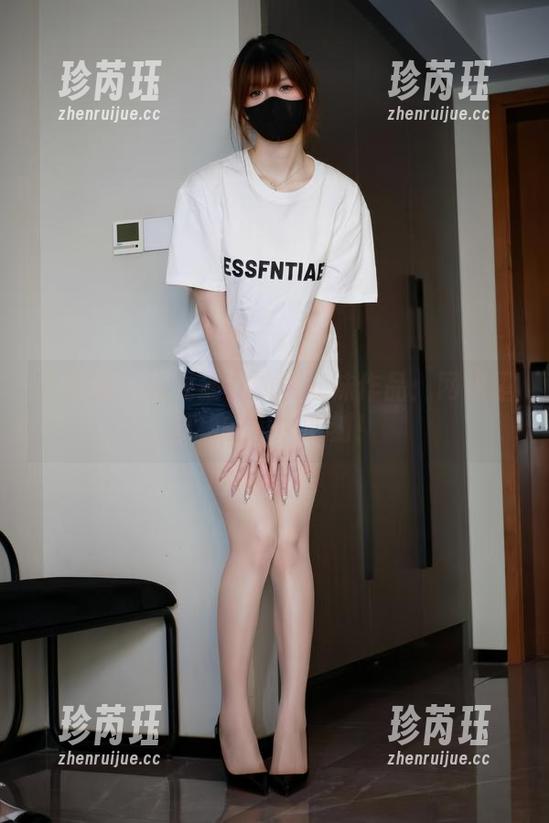 微密圈 - 白龙猫女的珠光袜作品：网盘里隐秘的闪耀时刻！