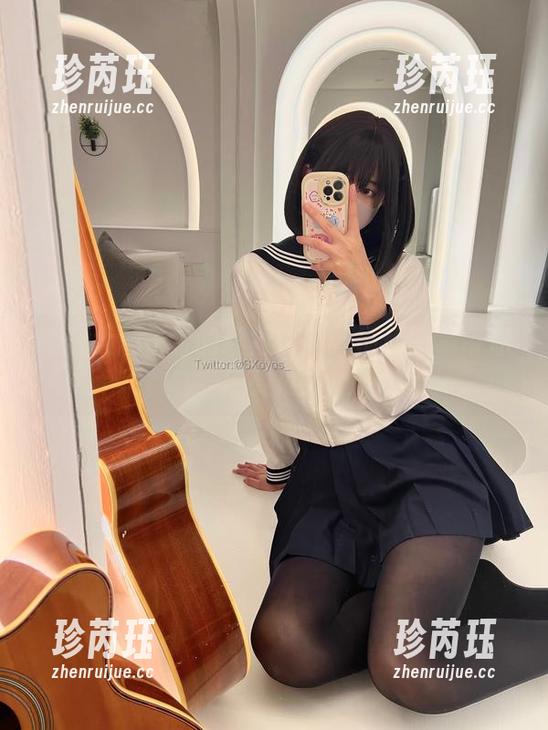 眼酱大魔王w的红裙日记：福利图集带你感受魔力