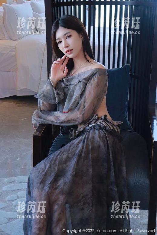 秀人网 - Nancy小姿自拍精选：有点晃，但又难以移开目光的魅力。