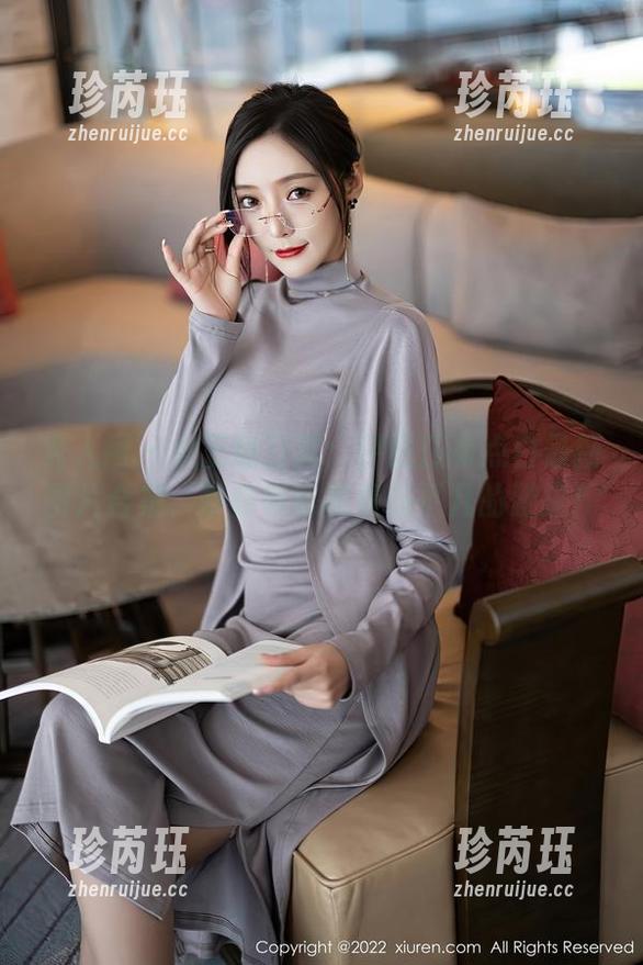 秀人网 - 女王的日常：伊丽莎有点白最新图片合集，带你领略高贵与平凡的碰撞！
