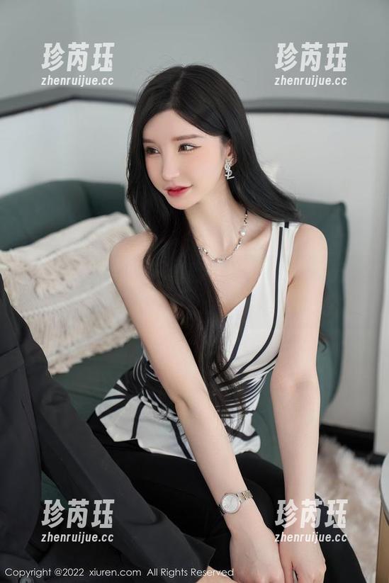 秀人网 - 牛仔裤美腿大曝光，奶瓶的无圣光合集竟然这么撩！