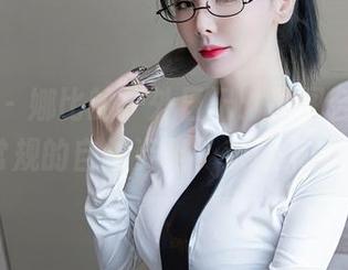 秀人网 - 娜比的户外日记：原图合集，打破常规的自拍姿势，欢迎来比拼！