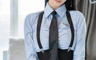 秀人网 - 小小白思宜的礼服：下载一张，让你的手机瞬间变成时尚杂志！
