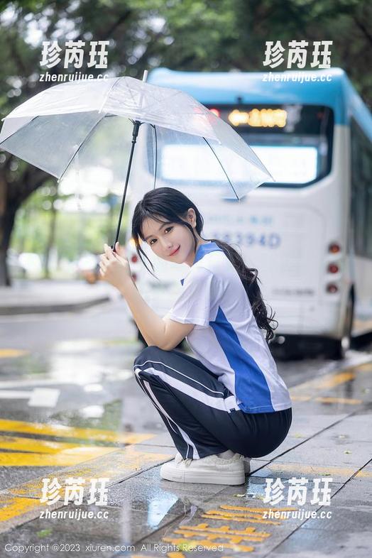 秀人网 - 小纯子的写真日记：美脚带你遨游梦想世界！