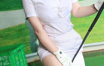秀人网 - 定制小逗逗护士，白色的制服下，是一颗勇敢的心。