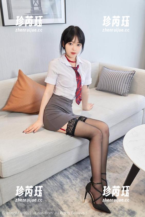 秀人网 - 徐莉芝Botty的自拍技巧大揭秘，私拍资源真是让人欲罢不能！