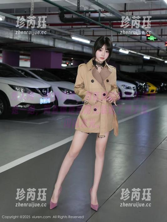 秀人网 - 说到清纯，月音瞳的全套作品真是一绝，简直像是把阳光装进了裙子里，闪闪发光。