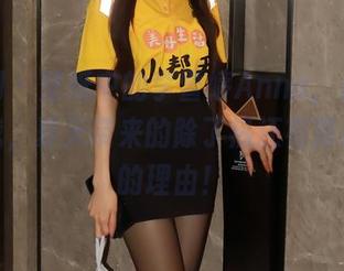 秀人网 - 壁纸中的李雪婷Anna，仿佛在告诉我，夏天带来的除了热还有胃口大开的理由！