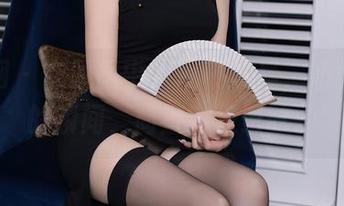 秀人网 - 在原图中发现杨晨晨，娇柔欲滴的瞬间，简直有点晕眩。