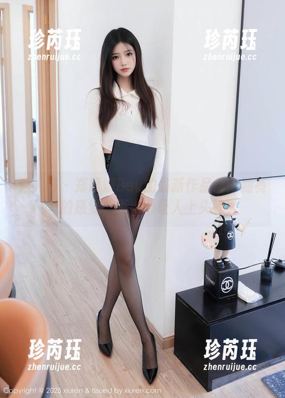 秀人网 - 郑颖姗Bev的最新作品集：油亮的感觉，不小心让人上头了