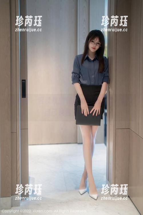 秀人网 - 黎秋秋的和服图包免费款，感觉自己赚到了什么！