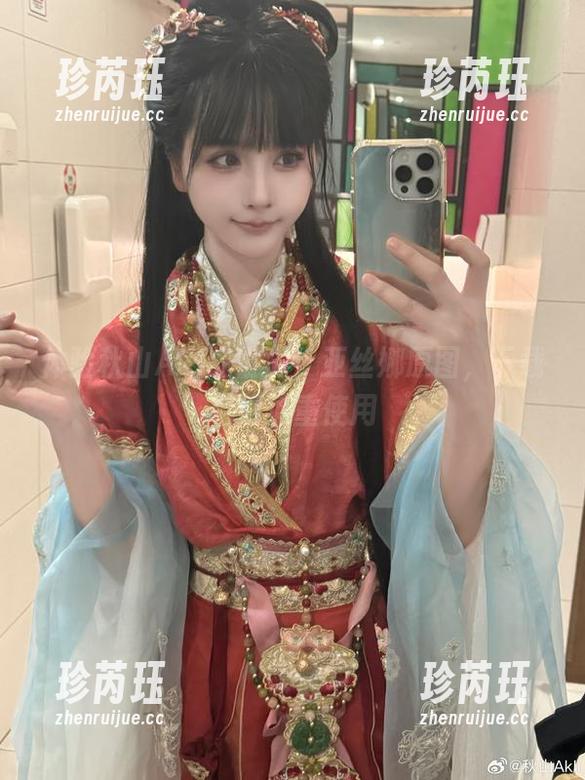 体验秋山AkI的世界！亚丝娜原图，下载后请慎重使用