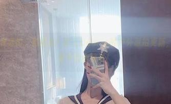 微密圈 - 亲爱的，别错过！脸红Dearie的户外怼拍更新，简直是日常中的小惊喜！