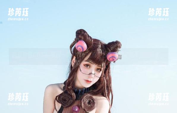 居家也能COS！芊川一笑MNK的搞笑合集，看完忍不住咧嘴笑。