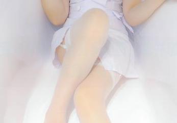 没想到浴室能藏这么多美图，荒井喵喵教你免费看！