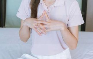 袜啵啵 - 浴缸里的苏苏：高清图片总让人想多看几眼，哈哈！