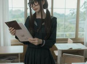 精选西园寺南歌的礼服：从轻盈到优雅，完全看她的心情