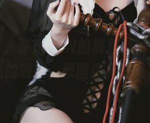 透过屏幕，许岚LAN的裤里丝瞬间吸引了我的眼球，原图你见过吗？