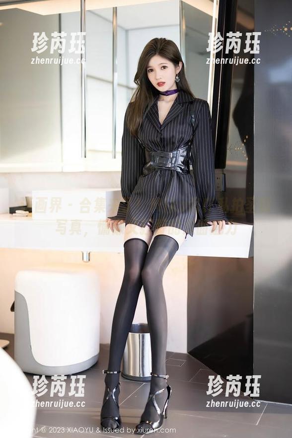 语画界 - 合集来了！Miko酱吖私拍圣诞写真，慵懒又狂野的双面魅力