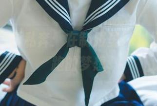 镜酱的最新私奔：在制服里，我们都是奔跑的梦想