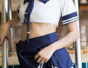 青豆客 - 谭晓彤浴室写真全集——当她和浴缸一起搞怪，谁能顶得住！