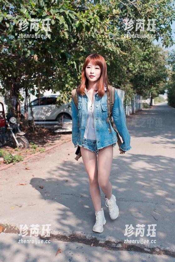 魔镜街拍 - 曼曼的礼服合集，照片之中瑰丽与梦幻的碰撞！
